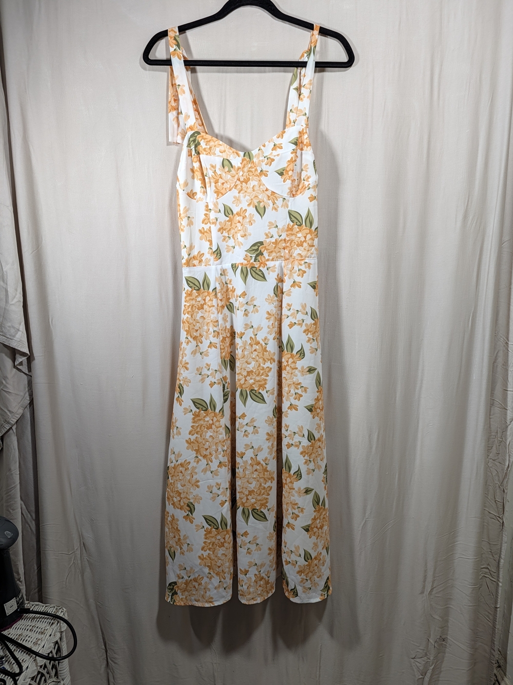 RIHOAS Floral Maxi Dress in White & Orange Size Medium